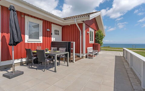 Anastacia - 75M from the Sea: Maison, Domicile, Toit, Zone Résidentielle, Chalet, Biens, Ferme, Pelouse, Aménagement Paysager, Siding
