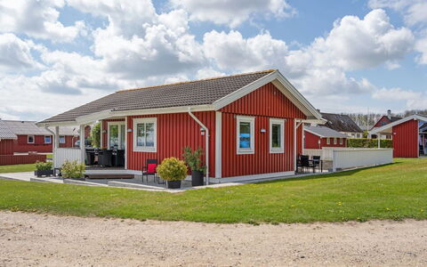 Anastacia - 75M from the Sea: Herbe, Maison, Toit, Chalet, Domicile, Arbuste, Ferme, Lot Terre, Zone Rurale
