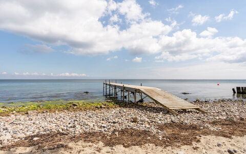 Anastacia - 75M from the Sea: Herbe, Maison, Toit, Chalet, Domicile, Arbuste, Ferme, Lot Terre, Zone Rurale
