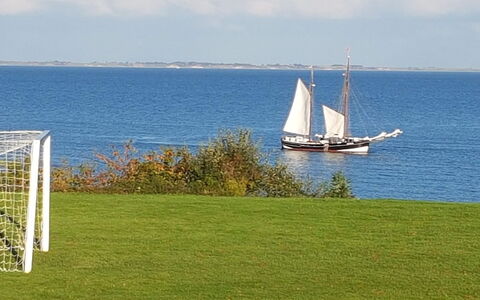 Anastacia - 75M from the Sea: Herbe, Maison, Toit, Chalet, Domicile, Arbuste, Ferme, Lot Terre, Zone Rurale