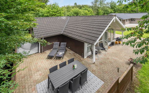 Melisa - 28Km from the Sea: Chalet, Domicile, Maison, Toit, Porche, Biens, Siding, Batiments Jardin, Ferme, Cour