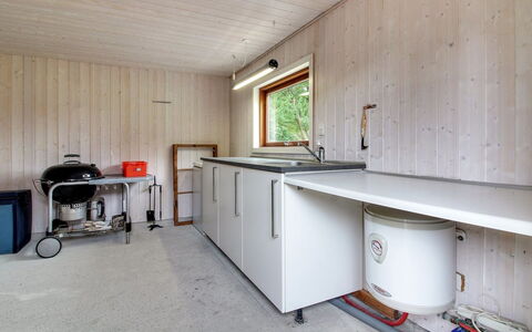 Arvi - 30Km from the Sea: Bleu, Piscine, Meubles, Mobilier De Jardin, Recours, Chaise, Ombre, Eco Hôtel, Pot De Fleur