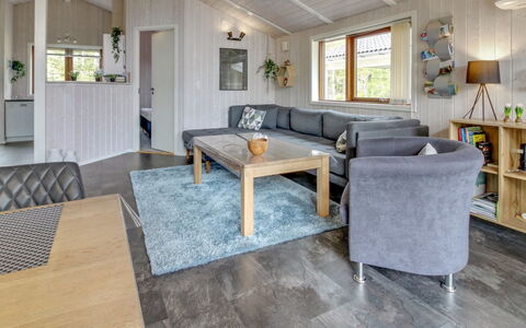 Arvi - 30Km from the Sea: Meubles, Design Intérieur, Sol, Bois, Sol, Plafond, Parquet, Chaise, Table, Éclairage