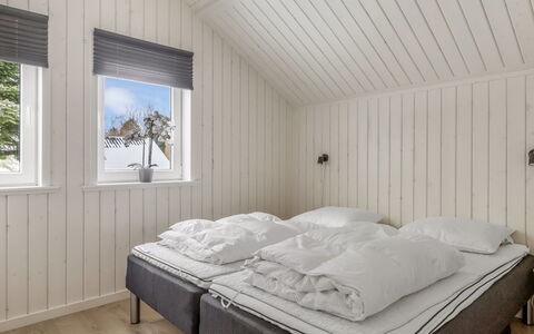 Aleide - 29Km from the Sea: Bois, Chambre, Sol, Lit, Plafond, Design Intérieur, Sol, Literie, Drap De Lit, Cadre De Lit
