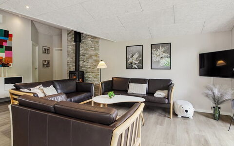 Eylar - 28Km from the Sea: Meubles, Design Intérieur, Sol, Mur, Sol, Plafond, Canapé, Bois, Salon, Pièce
