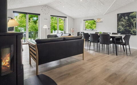 Eylar - 28Km from the Sea: Sol, Design Intérieur, Bois, Sol, Meubles, Plafond, Parquet, Canapé, Salon, Domicile