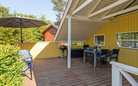 Hannelise - 30Km from the Sea: Bois, Porche, Dur, Tache De Bois, Plate-Forme, Parquet, Chalet, Domicile, Planche, Siding