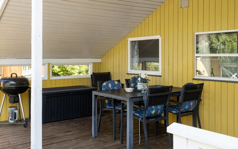 Hannelise - 30Km from the Sea: Bois, Sol, Sol, Design Intérieur, Plafond, Meubles, Parquet, Porche, Tache De Bois, Dur