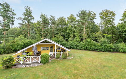 Hannelise - 30Km from the Sea: Herbe, Prairie, Paysage, Écorégion, Plaine, Communauté Des Plantes, Lot Terre, Mobilier De Jardin, Prairie, Formations Arbustives