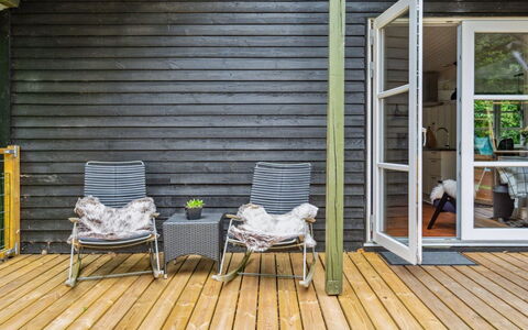Helghi - 30Km from the Sea: Plafond, Sol, Design Intérieur, Sol, Composite, Meubles, Recours, Hôtel, Conception, Daylighting