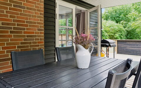 Helghi - 30Km from the Sea: Plafond, Sol, Design Intérieur, Sol, Composite, Meubles, Recours, Hôtel, Conception, Daylighting