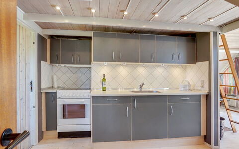 Ødke - 3.5Km from the Sea: Sol, Mur, Design Intérieur, Bois, Plafond, Sol, Cuisine, Luminaire, Comptoir, Éclairage