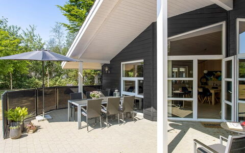 Gylla - 12Km from the Sea: Meubles, Design Intérieur, Sol, Bois, Sol, Plafond, Parquet, Chaise, Table, Éclairage