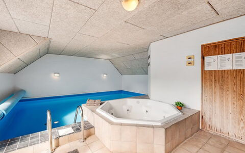 Prohor - 10.5Km from the Sea: Toit, Maison, Domicile, Chalet, Porte, Siding, Plate-Forme, Porche, Planche, Dur