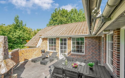 Prohor - 10.5Km from the Sea: Toit, Maison, Domicile, Chalet, Porte, Siding, Plate-Forme, Porche, Planche, Dur