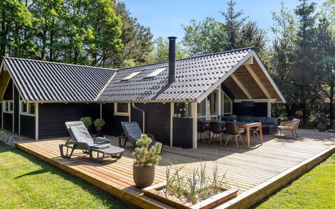 Anastaja - 12Km from the Sea: Meubles, Design Intérieur, Sol, Bois, Sol, Plafond, Parquet, Chaise, Table, Éclairage