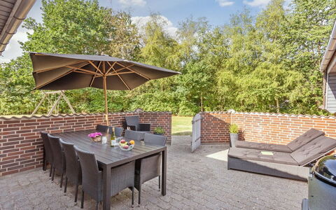Friederk - 12Km from the Sea: Meubles, Mobilier De Jardin, Chaise, Table, Tableau De Plein Air, Table Cuisine Et Salle A Manger, Arbuste, Jardin, Patio
