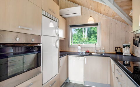 Tecla - 12Km from the Sea: Cuisine, Bois, Appareil De Cuisine, Design Intérieur, Comptoir, Principaux Appliance, Sol, Plafond, Domicile, Meubles