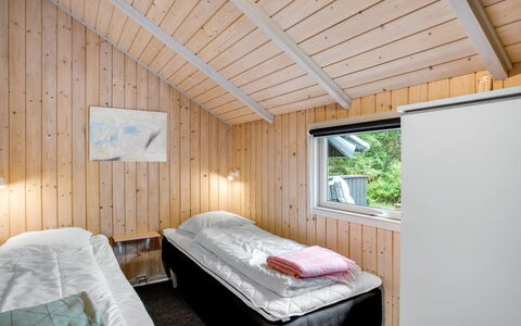 Tecla - 12Km from the Sea: Bois, Domicile, Chambre, Porte, Chalet, Gelé, Lit, L'Hiver, Literie, Neige