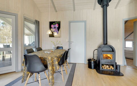 Torben - 10Km from the Sea: Maison, Domicile, Toit, Chalet, Biens, Aménagement Paysager, Batiments Jardin, Siding, Ferme