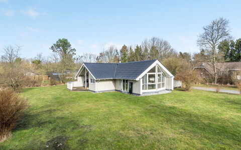 Torben - 10Km from the Sea: Maison, Domicile, Toit, Chalet, Biens, Aménagement Paysager, Batiments Jardin, Siding, Ferme