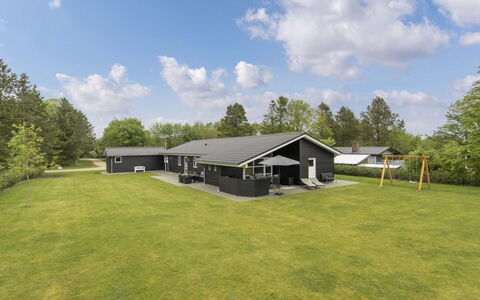 Gardi - 14Km from the Sea: Herbe, Maison, Toit, Domicile, Chalet, Arbuste, Lot Terre, Zone Rurale, Ferme, Couverture De Sol