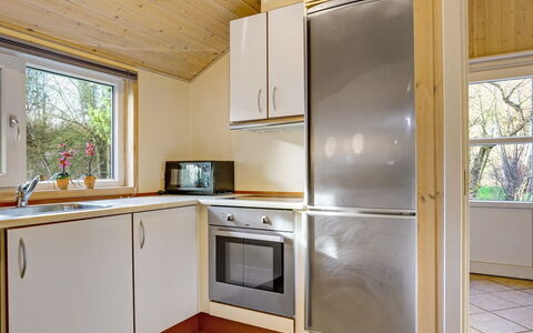 Tyki - 12Km from the Sea: Bois, Principaux Appliance, Design Intérieur, Sol, Cuisine, Plafond, Appareil De Cuisine, Sol, Éclairage, Pièce