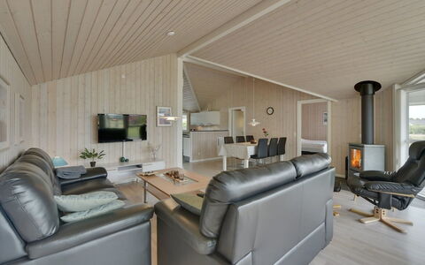 Harth - 700M to the Fjord: Design Intérieur, Plafond, Bois, Sol, Meubles, Canapé, Salon, Sol, Pièce, Domicile