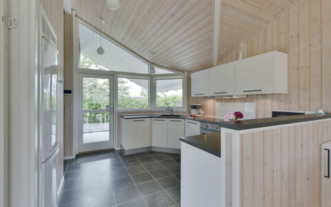Harth - 700M to the Fjord: Design Intérieur, Bois, Plafond, Sol, Cuisine, Sol, Comptoir, Luminaire, Meubles, Cabinetry