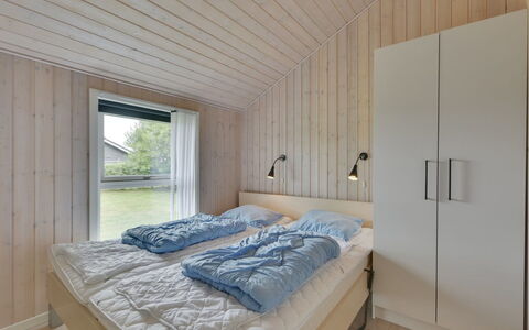 Harth - 700M to the Fjord: Bois, Plafond, Design Intérieur, Chambre, Sol, Lit, Sol, Cadre De Lit, Pièce, Dur