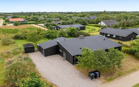 Weike - 950M to the Fjord: Toit, Maison, Domicile, Chalet, Porte, Siding, Plate-Forme, Porche, Planche, Dur