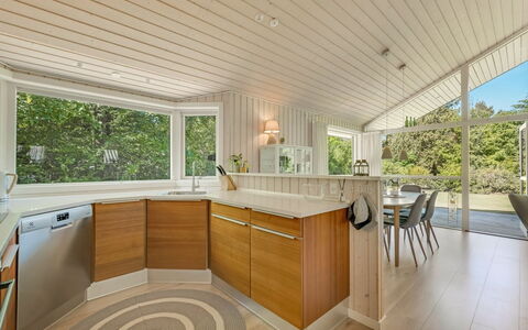 Elevine - 300M to the Fjord: Design Intérieur, Sol, Comptoir, Cuisine, Sol, Bois, Plafond, Cabinetry, Meubles, Parquet