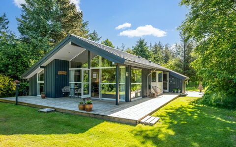 Elevine - 300M to the Fjord: Domicile, Chalet, Couverture De Sol, Biens, Jardin, Ferme, Pelouse, Batiments Jardin, Siding, Ombre