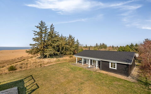 Bjart - 50M to the Fjord: Bois, Toit, Architecture, Domicile, Maison, Chalet, Siding, Dur, Pente, Biens