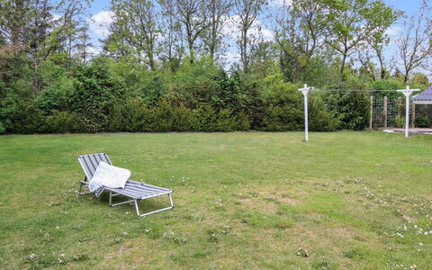 Sebiorn - 300M to the Fjord: Arbre, Herbe, Arbuste, Lot Terre, Jardin, Pelouse, Ombre, Parc, Aménagement Paysager