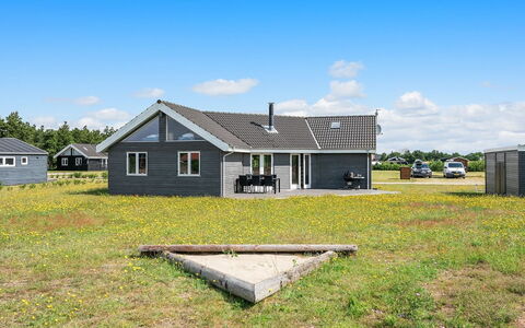 Karmen - 300M to the Fjord: Maison, Toit, Domicile, Chalet, Cabanon, Batiments Jardin, Siding, Cour, Cabane En Rondins, Cabane