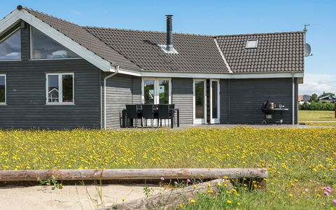 Karmen - 300M to the Fjord: Maison, Toit, Domicile, Chalet, Cabanon, Batiments Jardin, Siding, Cour, Cabane En Rondins, Cabane