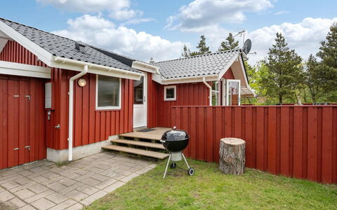 Halla - 200M to the Fjord: Meubles, Design Intérieur, Sol, Bois, Sol, Plafond, Parquet, Chaise, Table, Éclairage