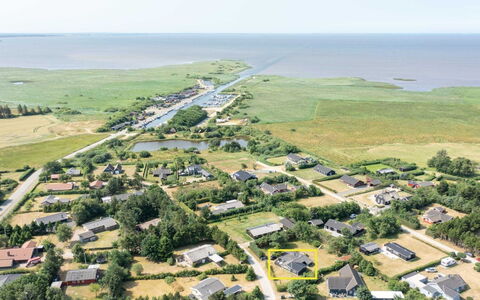 Hope - 350M to the Fjord: Maison, Toit, Domicile, Chalet, Cabanon, Batiments Jardin, Siding, Cour, Cabane En Rondins, Cabane