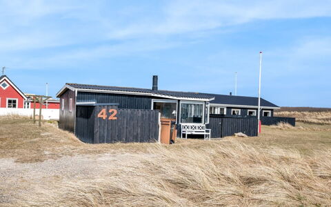 Jorie - 100M from the Sea: Ciel, Lot Terre, Plaine, Toit, Zone Rurale, Chalet, Ombre, Le Sable, Cabanon
