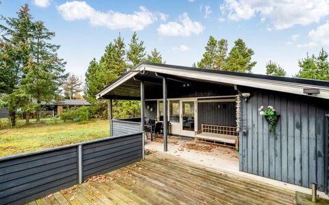 Toimi - 500M to the Fjord: Meubles, Design Intérieur, Sol, Bois, Sol, Plafond, Parquet, Chaise, Table, Éclairage