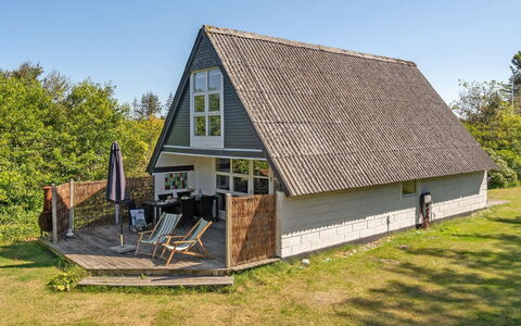 Amelia - 250M to the Fjord: Meubles, Design Intérieur, Sol, Bois, Sol, Plafond, Parquet, Chaise, Table, Éclairage