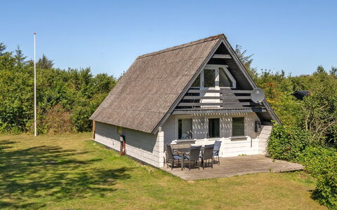 Amelia - 250M to the Fjord: Meubles, Design Intérieur, Sol, Bois, Sol, Plafond, Parquet, Chaise, Table, Éclairage