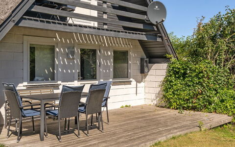 Amelia - 250M to the Fjord: Meubles, Design Intérieur, Sol, Bois, Sol, Plafond, Parquet, Chaise, Table, Éclairage