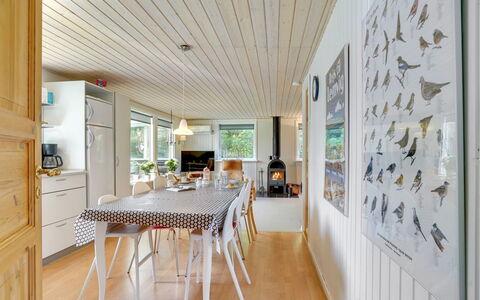 Ulrike - 600M to the Fjord: Meubles, Design Intérieur, Sol, Bois, Sol, Plafond, Parquet, Chaise, Table, Éclairage