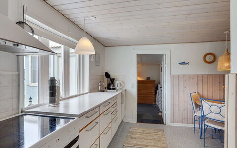 Fransiska - from the Sea: Bois, Sol, Plafond, Design Intérieur, Cuisine, Comptoir, Sol, Luminaire, Domicile, Cabinetry