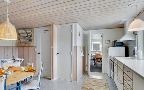 Fransiska - from the Sea: Design Intérieur, Bois, Sol, Plafond, Meubles, Luminaire, Sol, Comptoir, Cuisine, Éclairage
