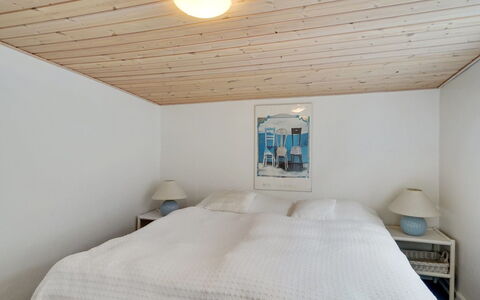 Fransiska - from the Sea: Mur, Chambre, Lit, Design Intérieur, Plafond, Bois, Sol, Sol, Drap De Lit, Meubles