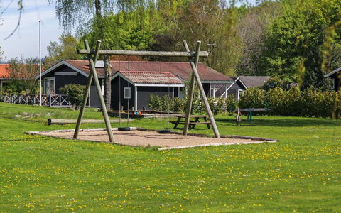 Freding - 250M to the Fjord: Toit, Chalet, Domicile, Ombre, Siding, Ferme, Porche, Structure En Plein Air, Batiments Jardin
