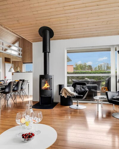 Nine - 200M from the Sea